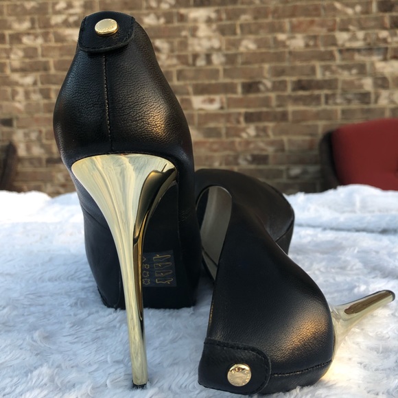 🔥Final SALE🔥Michael Kors Women’s shoes sz 6 - Picture 4 of 4